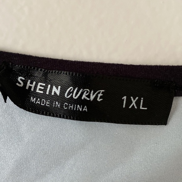 Graphic Ringer Tee💙🖤 - Picture 3 of 3